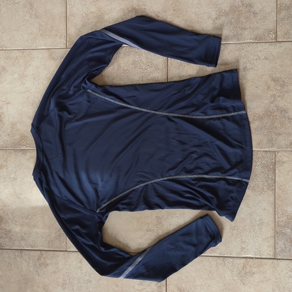 Asics long sleeves tee with reflective bands "motion dry" material - Picture 4 of 7